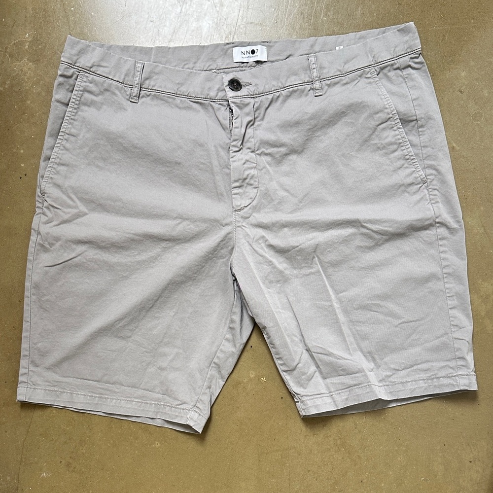 Men's Cotton Chino Shorts in Light Gray